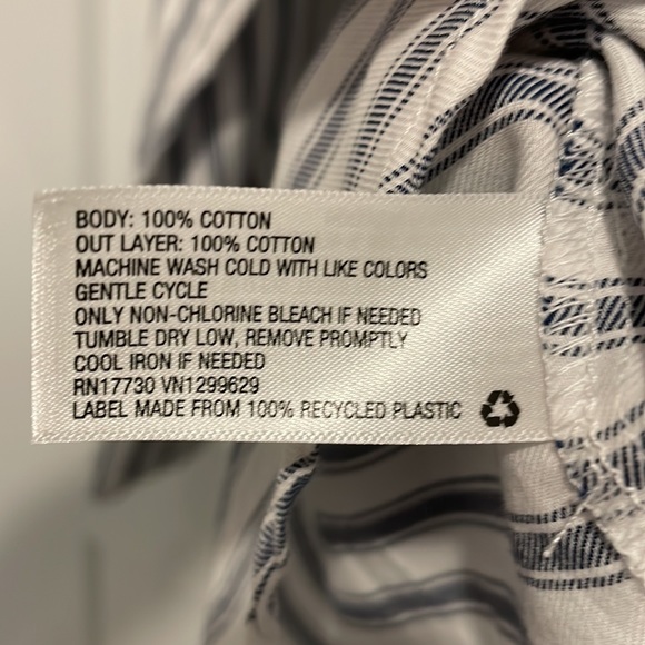 Mossimo button down top - Picture 7 of 7